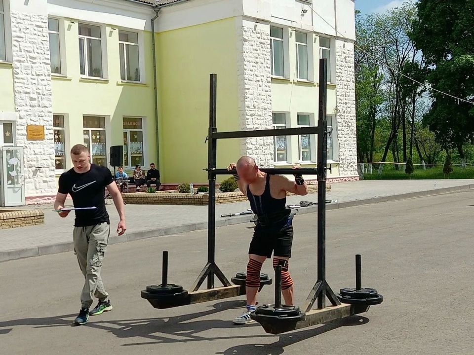 Сотрудник отдела специального назначения «Гроза-Луганск» УФСИН России по Луганской Народной Республике завоевал «серебро» в турнире по силовому экстриму