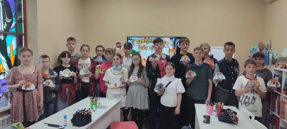 В честь Международного дня музеев, в детском центре Перевальского районного исторического музея состоялось настоящее приключение для воспитанников «Перевальской специальной (коррекционной) школы-интерната»