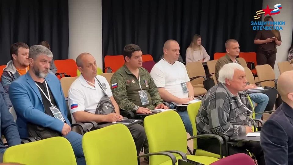 Руководитель филиала фонда «Защитники Отечества» в ЛНР Анатолий Янчук подвел итоги встречи с представителями ВЭБ.РФ и институтов развития