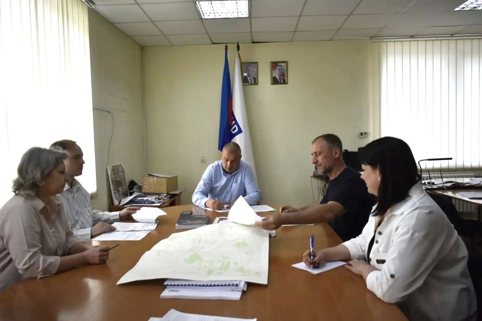 В Администрации Перевальского округа прошло совещание по реализации мероприятий в рамках СИП