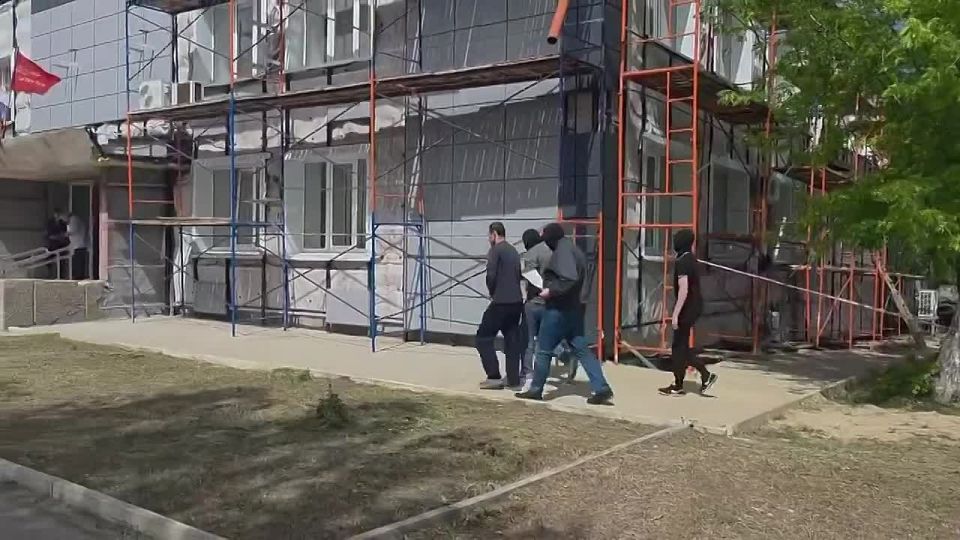 С учетом позиции прокуратуры Краснодонского района ЛНР избрана мера пресечения в виде заключения под стражу местному жителю, подозреваемому в совершении преступления, предусмотренного п. «в» ч.5 ст. 290 УК РФ (получение...