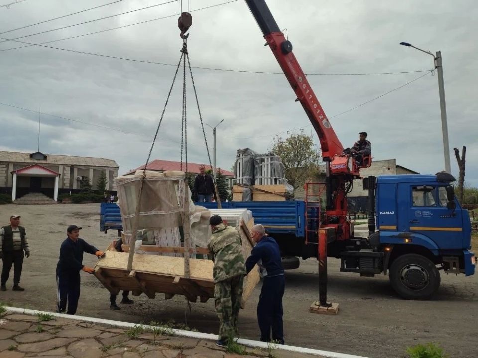 Городищенская амбулатория получила в подарок новые окна и двери