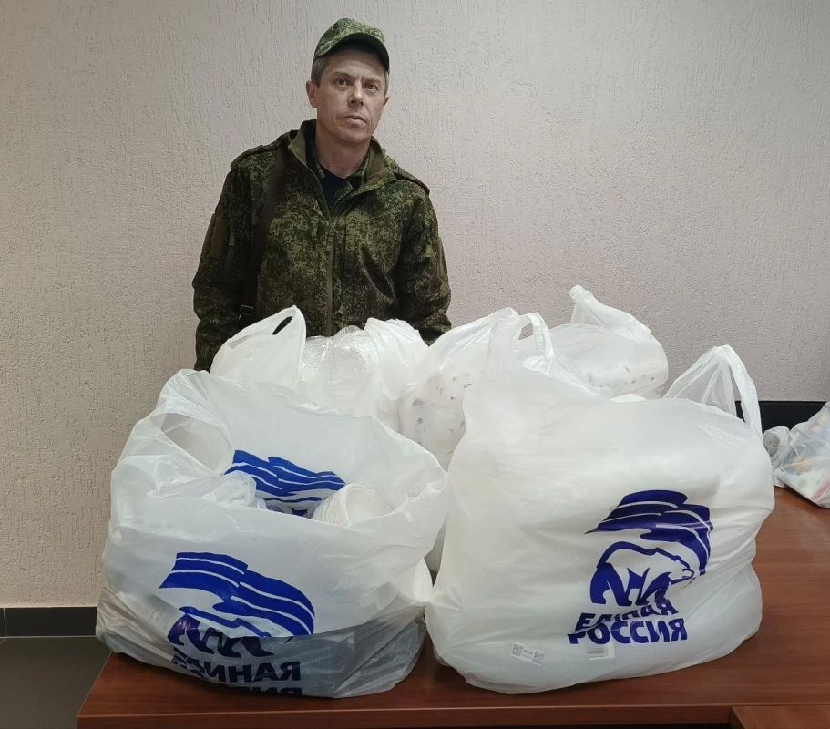 Славяносербские единороссы передали помощь на фронт