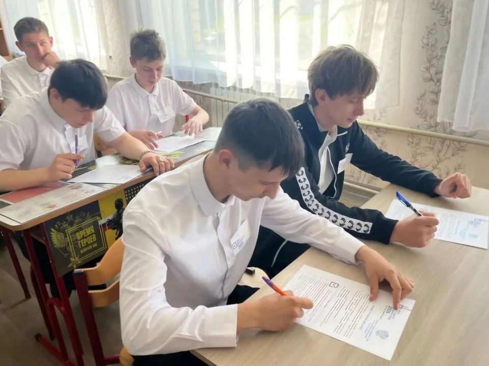 В Алексеевской школе прошёл «Избирательный диктант»