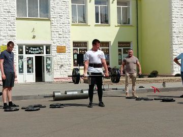17 мая на площадке Перевальского районного Дворца культуры прошел турнир по силовому экстриму, посвященный 81-й годовщине Победы в Великой Отечественной войне и 60-летию Перевальского муниципального округа