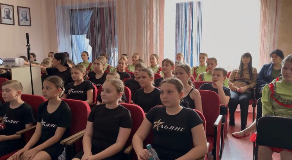 Ровеньковские хореографы познакомились с танцевальным искусством и культурными традициями народов Донбасса