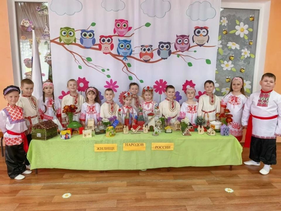 В детском саду "Ромашка" пгт Чернухино открылась выставка "Жилища народов России"