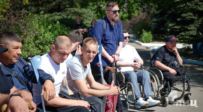 Девять ветеранов СВО с инвалидностью получили водительские удостоверения