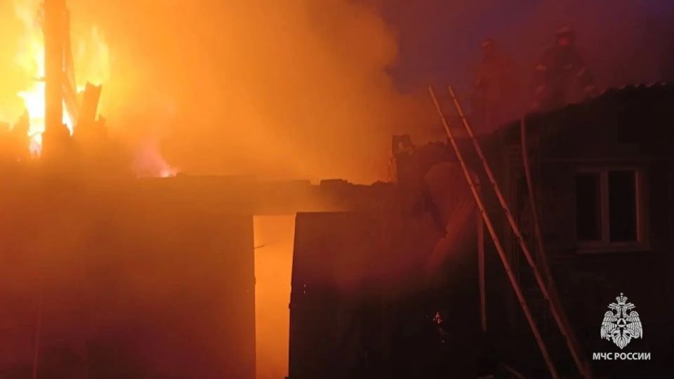 Сотрудники МЧС России ликвидировали пожар в Первомайском округе