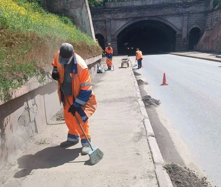 Коммунальными службами проведены работы на территории города