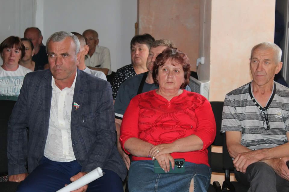 Сегодня в селе Литвиновка Беловодского МО прошло общее собрание граждан по созданию территориального общественного самоуправления (ТОС)
