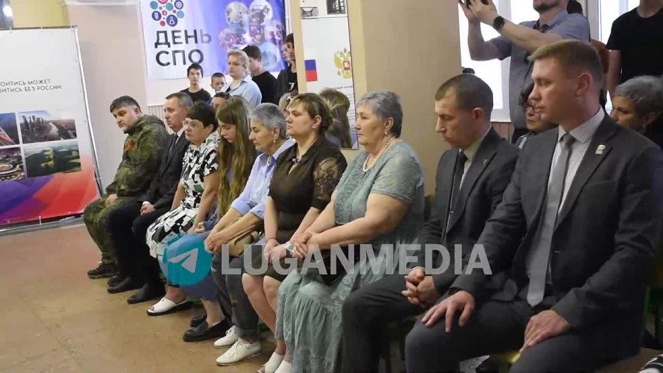 В Первомайском колледже открыты три Парты Героя