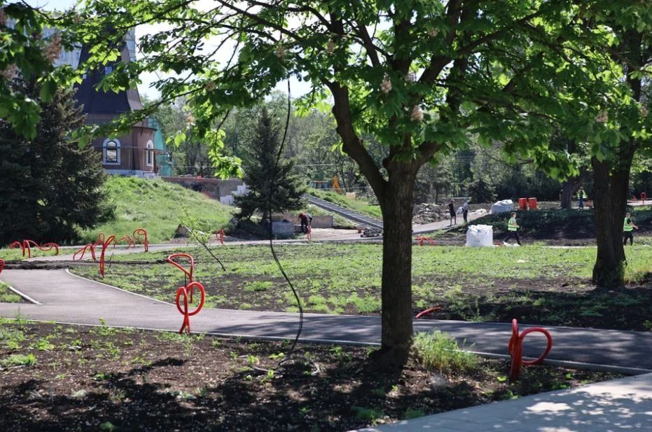 Парк «Дружба» в Луганске скоро порадует велодорожками, площадкой для собак и аллеей из деревьев всех регионов-шефов