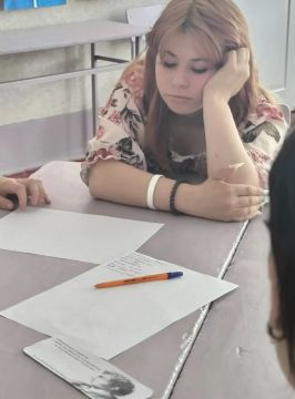 В Лутугинском колледже прошел «Час вопросов и ответов»