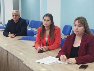 Совет городского округа город Брянка совместно с Молодежной палатой при Совете городского округа провели встречу, на которой обсудили варианты участия молодых парламентариев в профилактике коррупционных проявлений в...