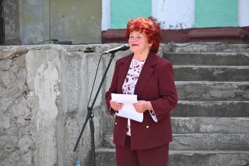 Особенно трогательным стало выступление бывшего директора УВК №17 Людмилы Воронковой