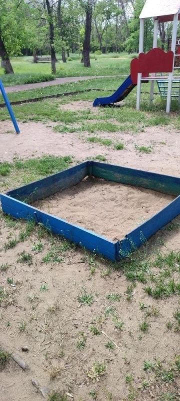 Роман Лысенко: Депутаты городского округа город Алчевск продолжают помогать жителям в благоустройстве мест детского досуга
