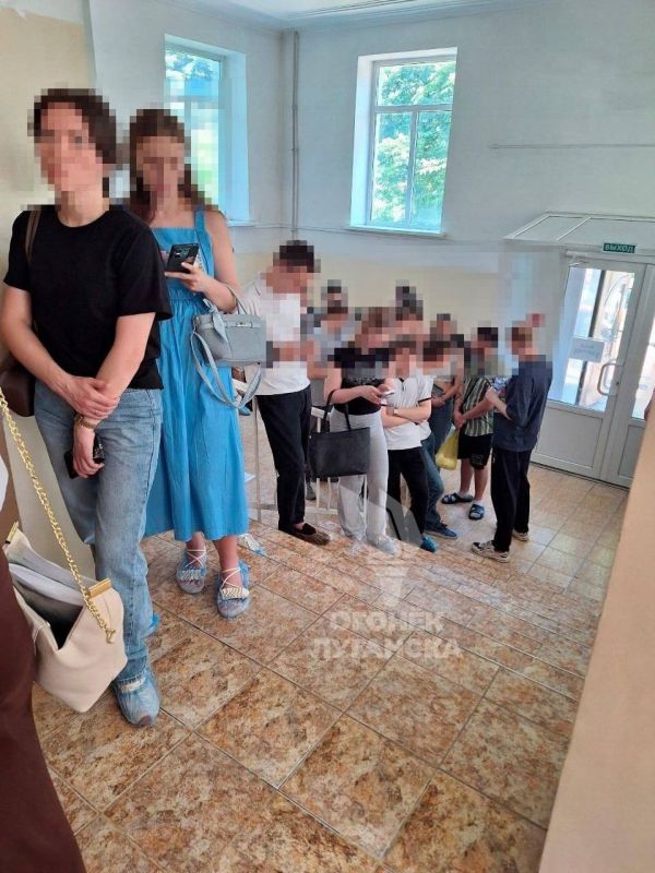 Жители ЛНР сдают кровь для пострадавших в Старобельске