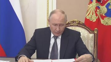 Путин провел оперативное совещание с Совбезом