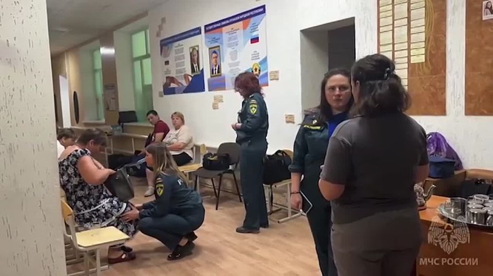 Так психологи МЧС поддерживают матерей пострадавших студентов от ночного удара по Старобельску