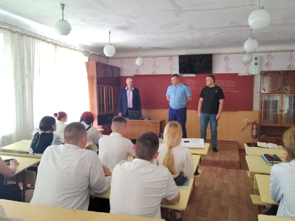 В Лутугинской средней школе прошло профилактическое занятие