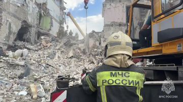 Режим чрезвычайной ситуации ввели в ЛНР после удара ВСУ по учебному корпусу и общежитию в Старобельске, сообщил Леонид Пасечник
