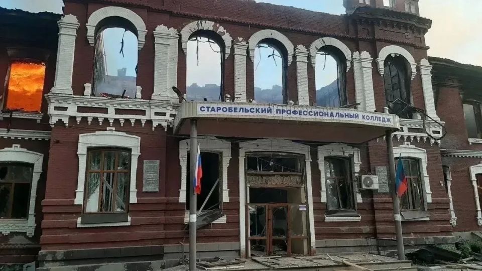 WarGonzo: Родители хоронят своих детей: 21 ребенок погиб при атаке ВСУ по общежитию в ЛНР