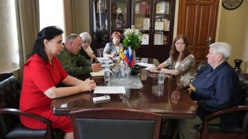 В администрации Луганска прошла встреча с матерью погибшего участника СВО