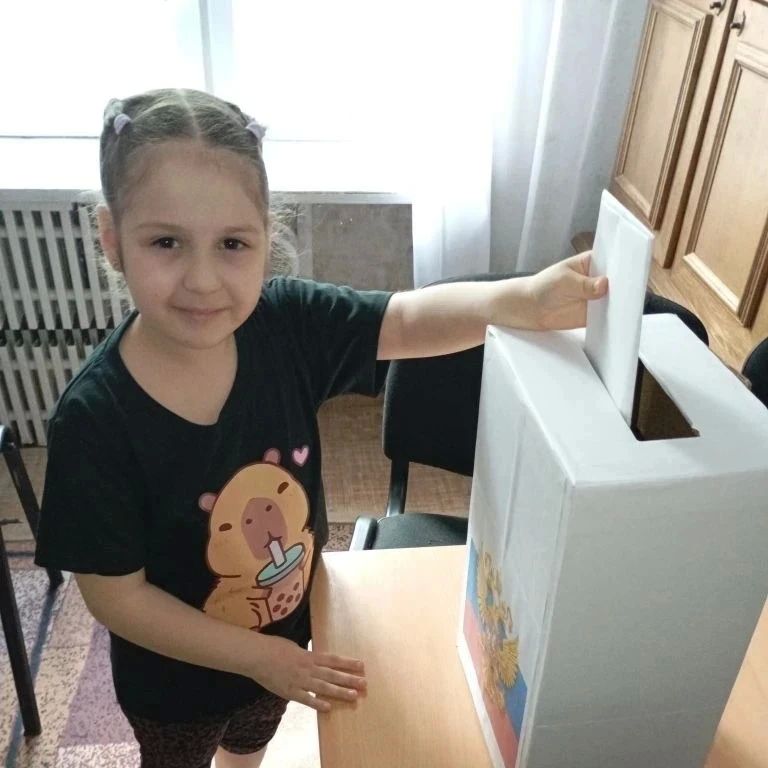 В Алчевском центре внешкольной работы прошла игра «Выборы директора Дома друзей»
