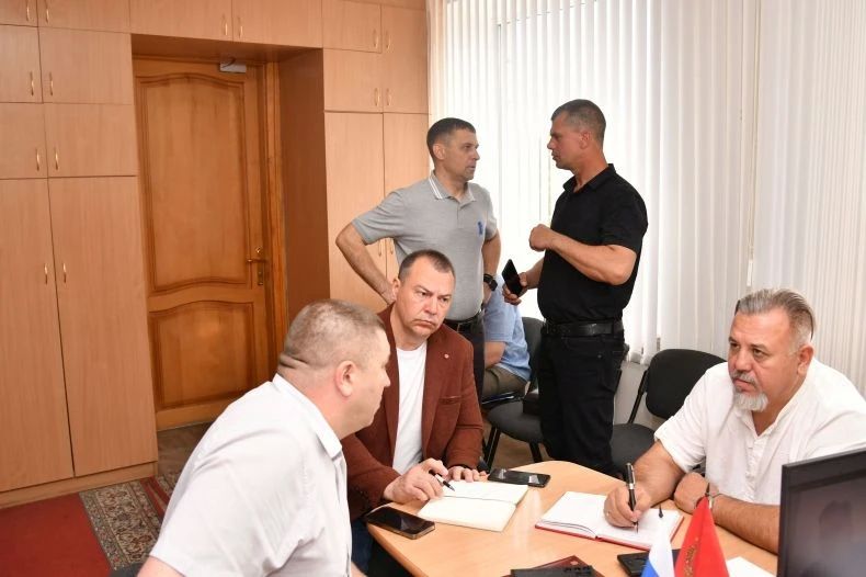 В Администрации Свердловского муниципального округа состоялось очередное рабочее совещание в формате видеоконференции