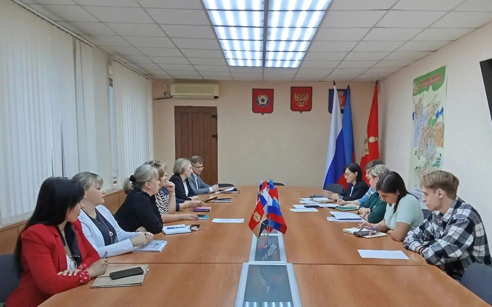 Состоялось заседание рабочей группы межведомственной комиссии Луганской Народной Республики по противодействию нелегальной занятости, участие в котором принял Председатель Совета городского округа город Алчевск Роман Лысенко