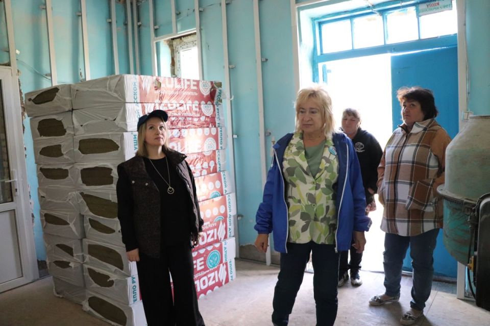 Единороссы проинспектировали ход ремонтных работ в филиале Клуб с. Верхний Минченок
