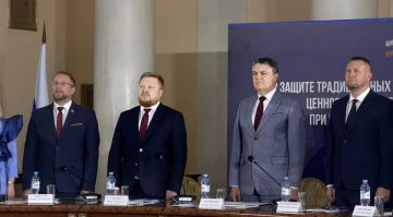Почти 200 человек вошли в Совет по защите духовно-нравственных ценностей в ЛНР