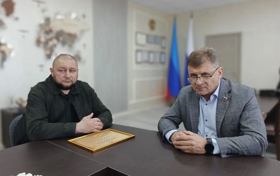 Председатель Совета городского округа город Алчевск Роман Лысенко провел рабочую встречу с представителями бизнеса и общественности