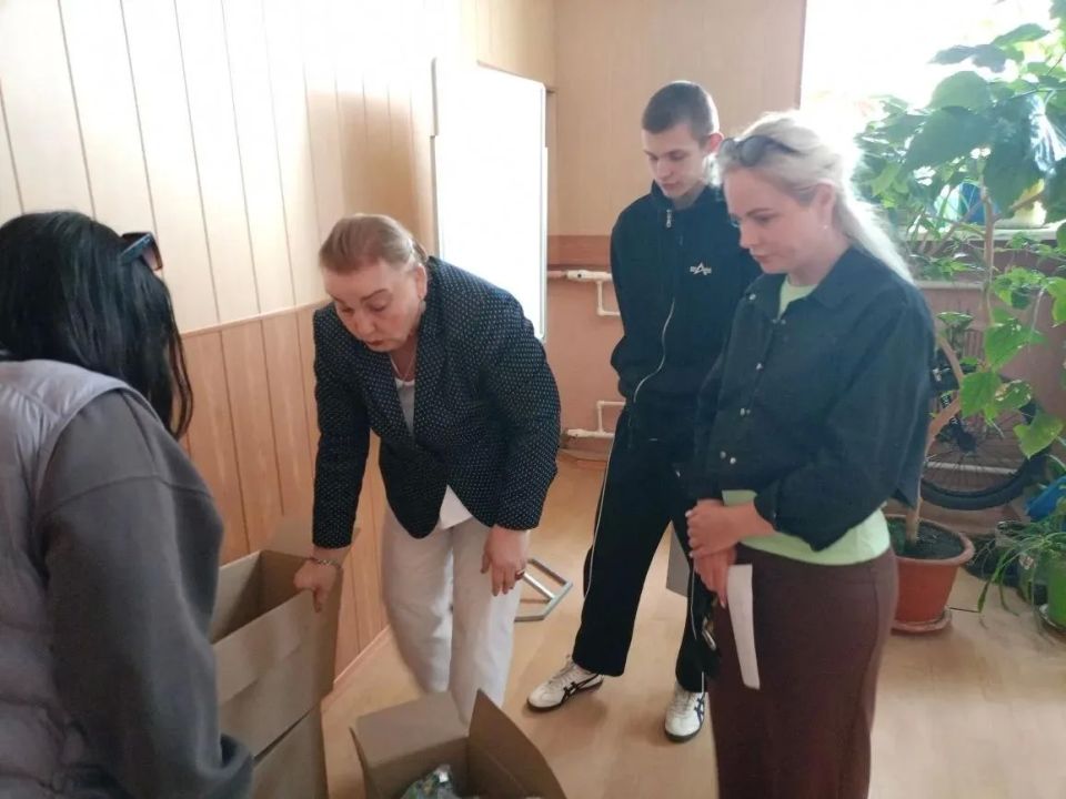 Тамбовское региональное отделение «Российский детский фонд» собрали для детей подшефной территории подарки к 1 июня