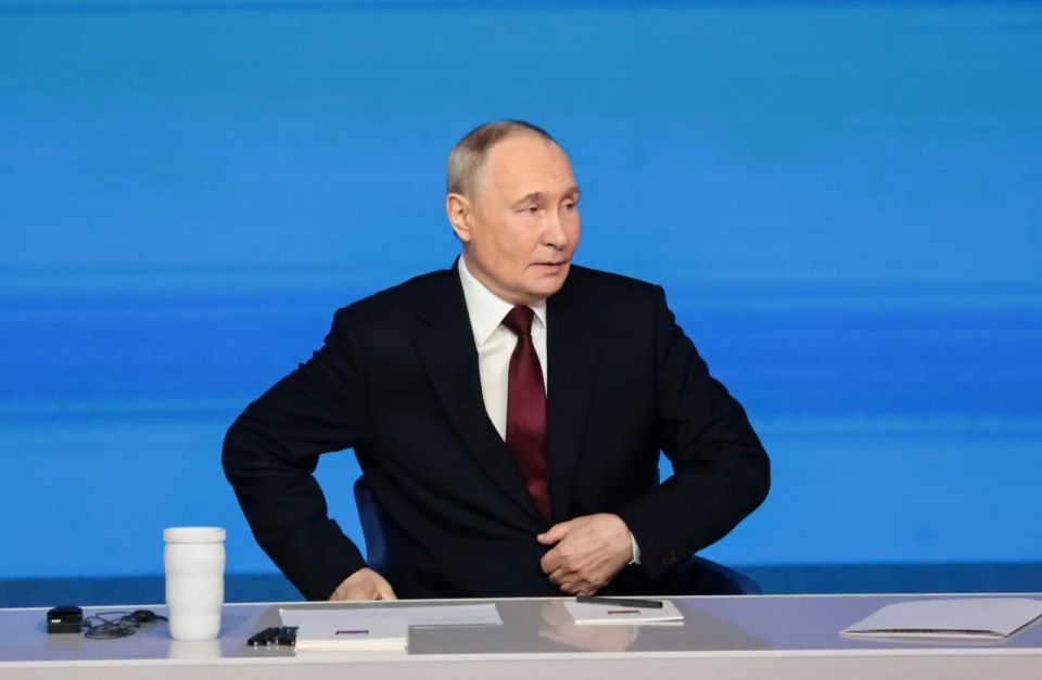 РФ всегда стремилась решить конфликт на Украине мирно, хочет этого и сейчас, заявил Путин