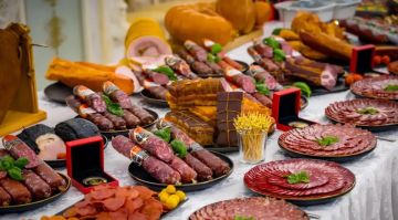 Луганский мясокомбинат на ПМЭФ-2026 представит уникальные колбасы с ягодами