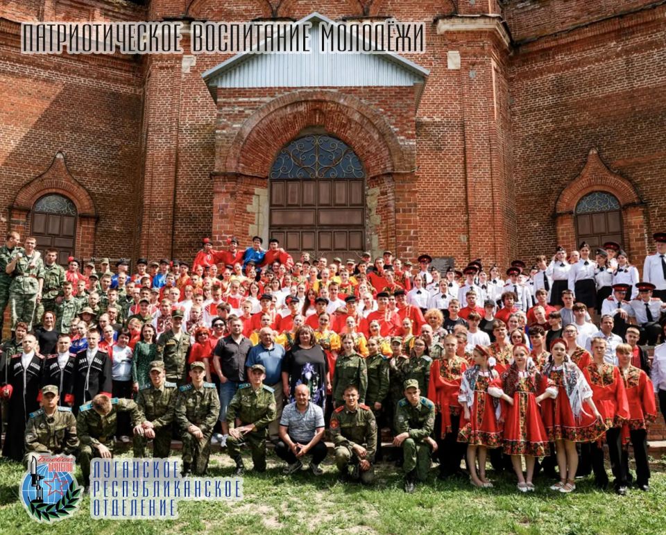С 21 по 25 мая сборная команда Республиканского казачьего кадетского корпуса имени маршала авиации Александра Ефимова приняла участие во Всероссийском фестивале «Кадетская симфония» в городе Уварово на Тамбовской земле