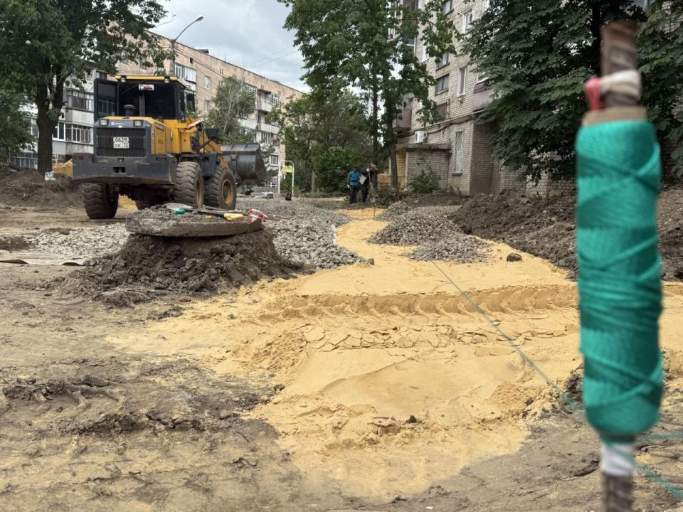 В Краснодоне продолжается масштабное обновление дорожной инфраструктуры