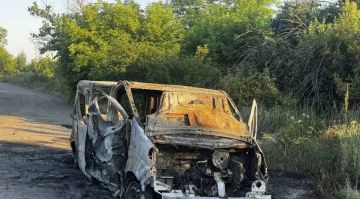 ВСУ атаковали беспилотником гражданский автомобиль в Стаханове, пострадали двое