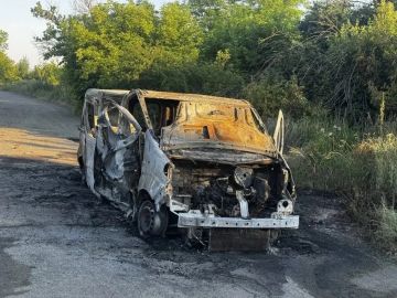 Два человека пострадали от удара БПЛА ВСУ по гражданскому автомобилю в Стаханове в ЛНР, сообщили власти