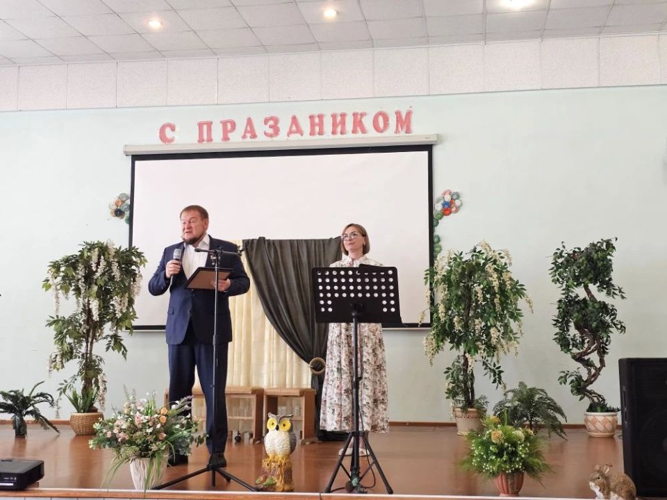 Денис Колесников: Сегодня с радостью поздравил сотрудников Государственного бюджетного учреждения ЛНР "Гериатрический пансионат" с Днем социального работника