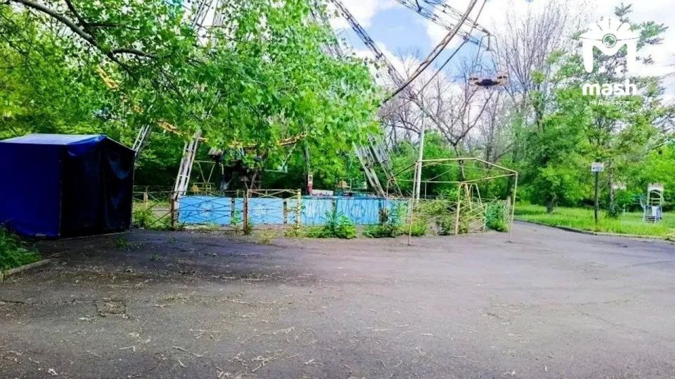 Директора алчевского парка заставили оградить аварийное колесо обозрения и нанять охрану