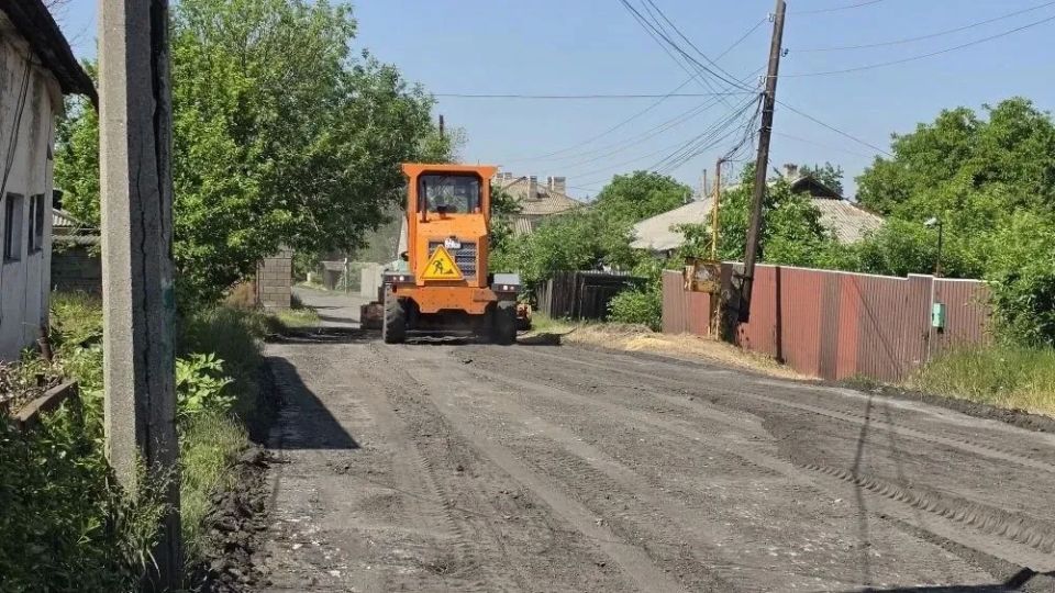 В Ровеньках продолжается работа по улучшению состояния дорог