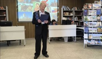«С Днем России мы сегодня поздравляем Всех друзей своих, знакомых и родных Как бы ни был мир велик, мы точно знаем, На планете нет прекраснее страны!» 9 июня 2026 года сотрудники Станично-Луганской центральной библиотеки...
