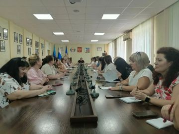 В Ровеньках состоялся семинар «Выявление ранних суицидальных признаков и профилактика суицидального поведения»