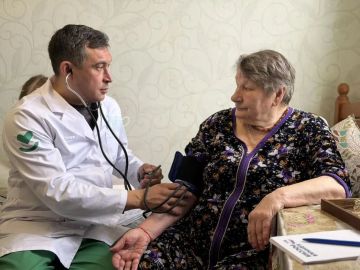 Забота, которая приходит в дом: в Северодонецке продолжаются выездные медосмотры ветеранов и маломобильных граждан