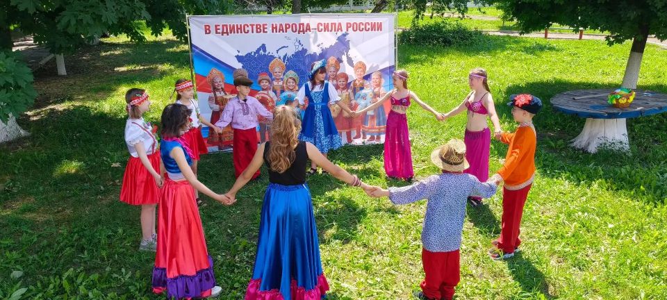 Андрей Рубанцов: Ко Дню России!. В «РТЭК» прошел праздничный турнир по шашкам! В Ровеньковском технико-экономическом колледже состоялась интеллектуальная битва