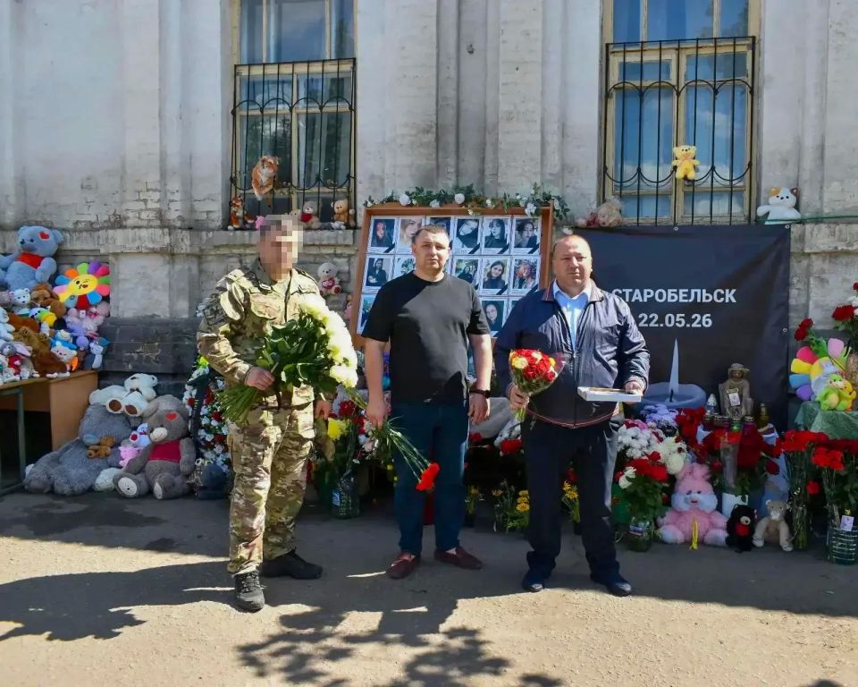 Владимир Чернев: 10 июня представители Республики Северная Осетия — Алания вместе с моим заместителем Максимом Борисовичем Арабаджи почтили память студентов у стихийного мемориала, который возник у стен Старобельского...