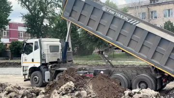Тюменские строители обновляют дорожную инфраструктуру Краснодона: генеральный директор ООО «Артстрой» проинспектировал ход работ